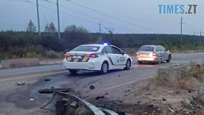 В Оліївській громаді легковик влетів у бетонну конструкцію