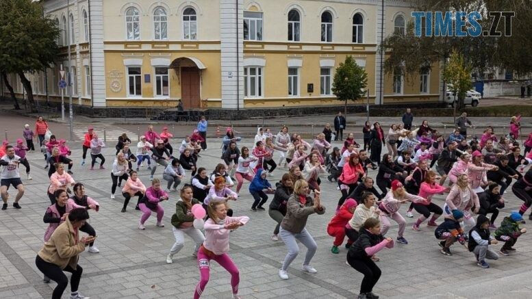 Забіг в рожевих фарбах: в Житомирі відбулася масова акція на підтримку онкохворих