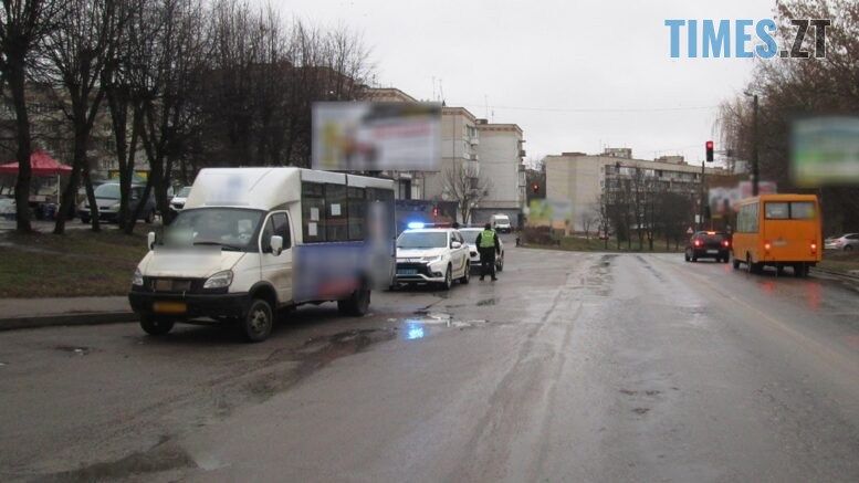 У Бердичеві через неуважність водія маршрутки постраждала пасажирка