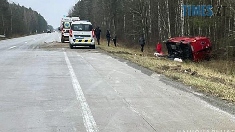 На Коростенщині перекинувся рейсовий мікроавтобус: 5 людей - у лікарнях