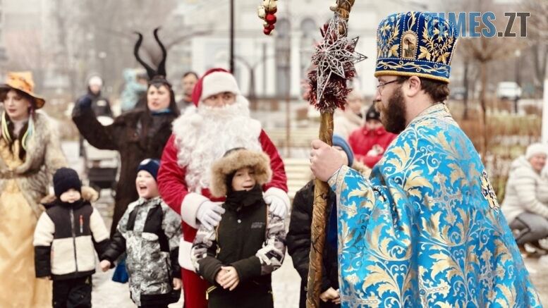 На вихідних мікрорайонами Житомира мандрує Святий Миколай: де зустріти