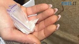 У Коростені правоохоронці викрили містянку, яка торгувала наркотиками з орендованої квартири