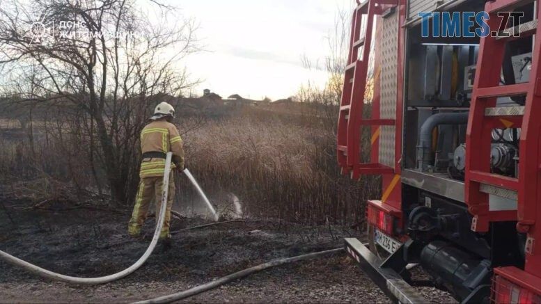 Рік лише почався, а надзвичайники вже ліквідували на Житомирщині 13 загорянь сухої трави