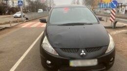 У Коростишеві під колеса позашляховика потрапила жінка