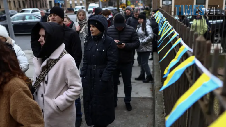 США призупинили прийом іммігрантів, зокрема українців – NYT