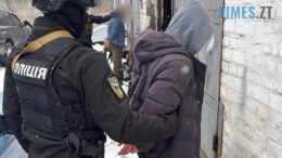 В Олевську двоє чоловіків, аби помститися правоохоронцю, підпалили оселю, в якій перебувала його родина