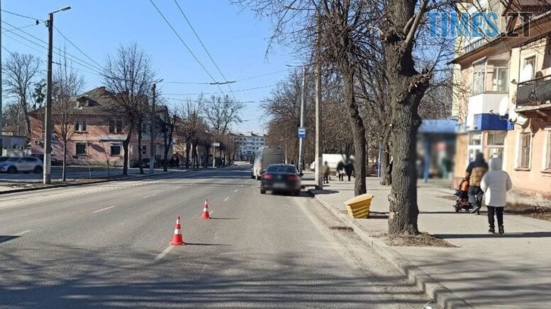 В центрі Житомира легковик збив дитину