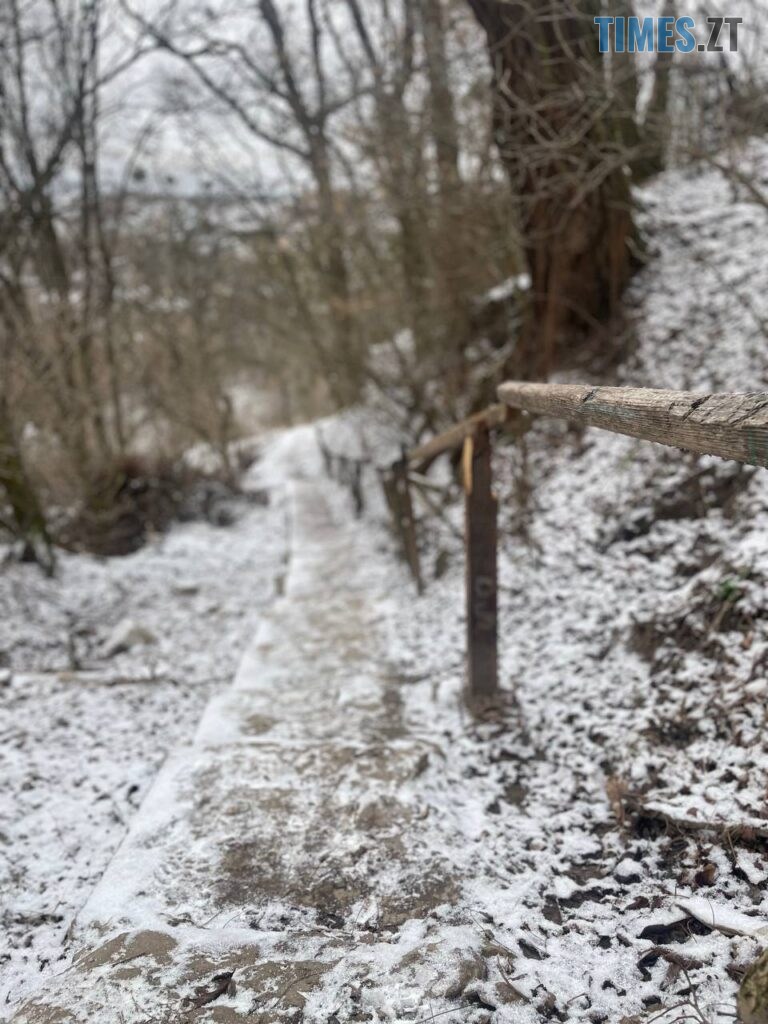 Берега Кам’янки у Житомирі: водоспад Коденка місцеві перетворили на смітник (ФОТО)