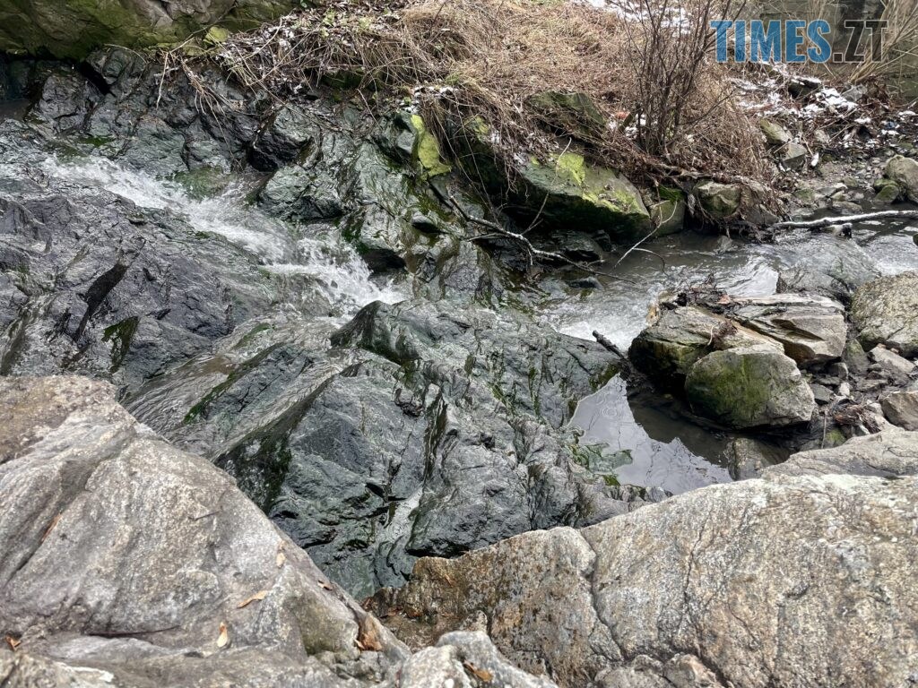 Берега Кам’янки у Житомирі: водоспад Коденка місцеві перетворили на смітник (ФОТО)