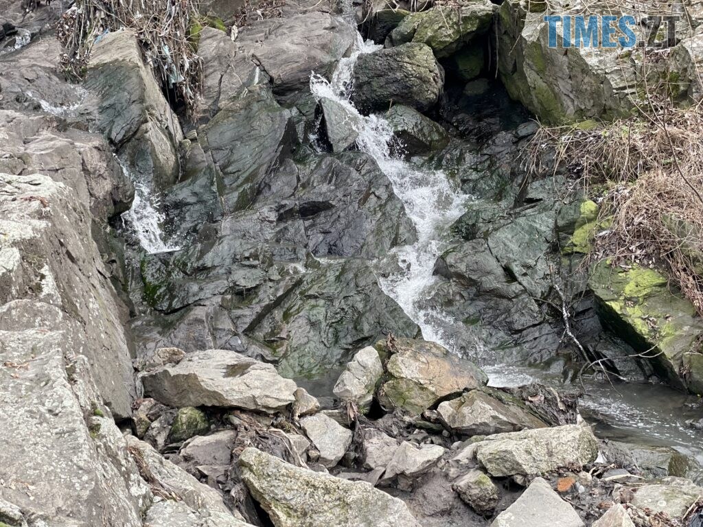 Берега Кам’янки у Житомирі: водоспад Коденка місцеві перетворили на смітник (ФОТО)