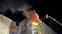 Вночі російські терористи вдарили безпілотником по багатоповерховому житловому будинку у Кропивницькому