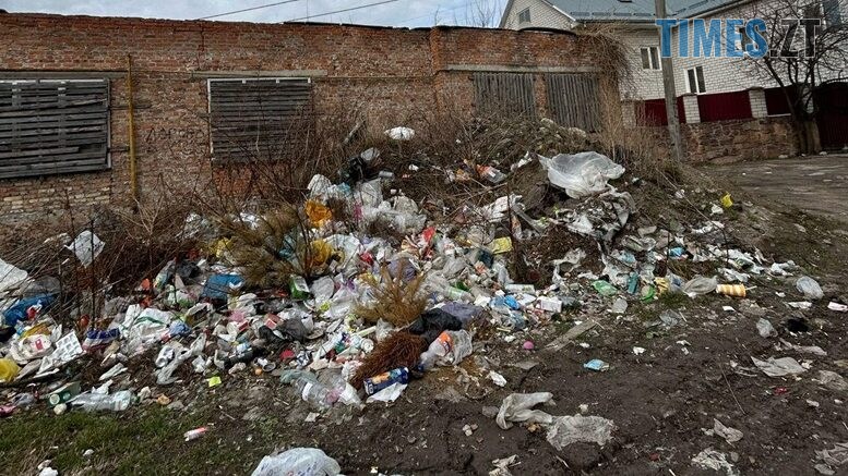 На Крошні у Житомирі екологи виявили стихійне сміттєзвалище