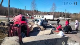 На Романівщині не розминулись два легковики: одна людина загинула, ще троє - у лікарні