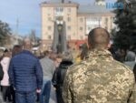 День добровольця у Житомирі: хвилина мовчання та покладання квітів