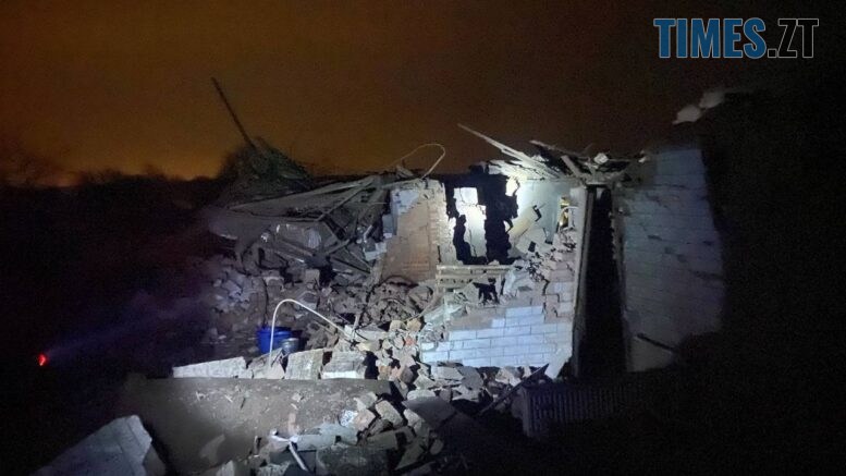 Вночі російські терористи атакували житлові будинки українських селищ та міст 79 безпілотниками