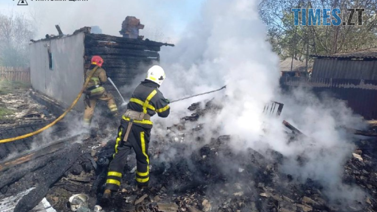 На Житомирщині через загоряння сухої трави згорів житловий будинок