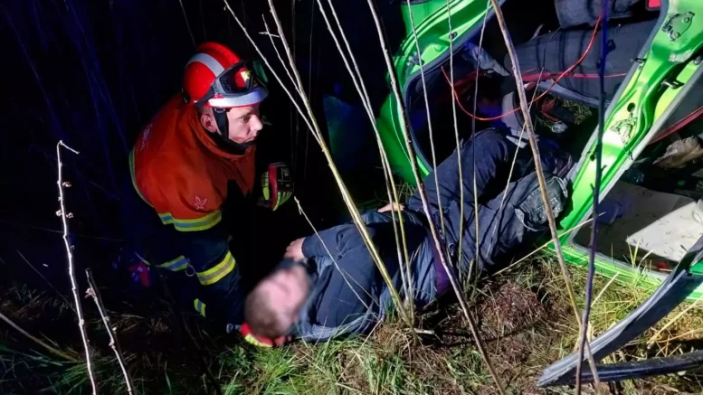 У ДТП в Оліївці постраждало троє людей: двох довелося діставати рятувальникам