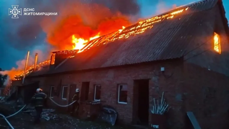 На деревообробному підприємстві на Житомирщині сталася масштабна пожежа