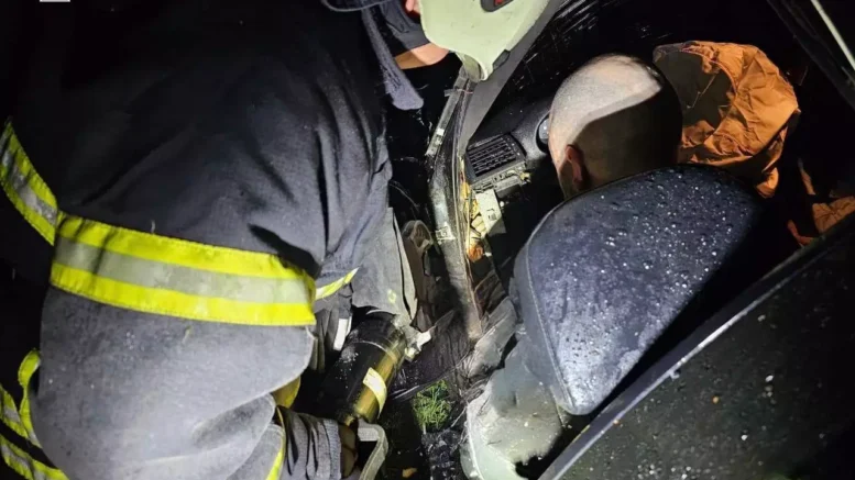 У Бердичеві рятувальники допомогли вибратися з автомобіля постраждалому у ДТП водію