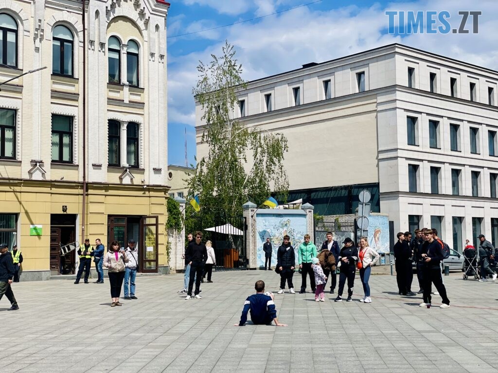 Збирають на FPV-дрони для ЗСУ: благодійний турнір “3×3” влаштували в центрі Житомира (ФОТО)