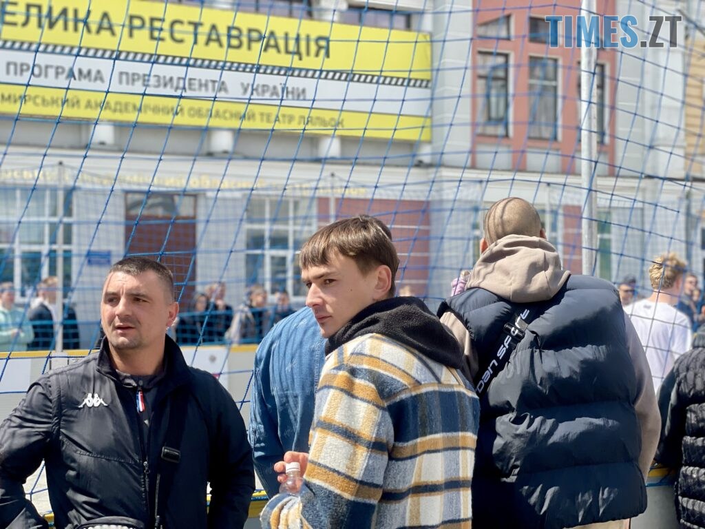Збирають на FPV-дрони для ЗСУ: благодійний турнір “3×3” влаштували в центрі Житомира (ФОТО)