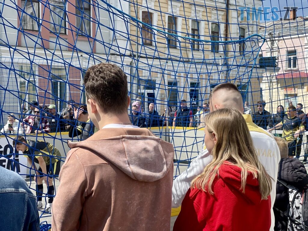 Збирають на FPV-дрони для ЗСУ: благодійний турнір “3×3” влаштували в центрі Житомира (ФОТО)