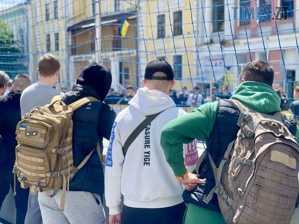 Збирають на FPV-дрони для ЗСУ: благодійний турнір “3×3” влаштували в центрі Житомира (ФОТО)