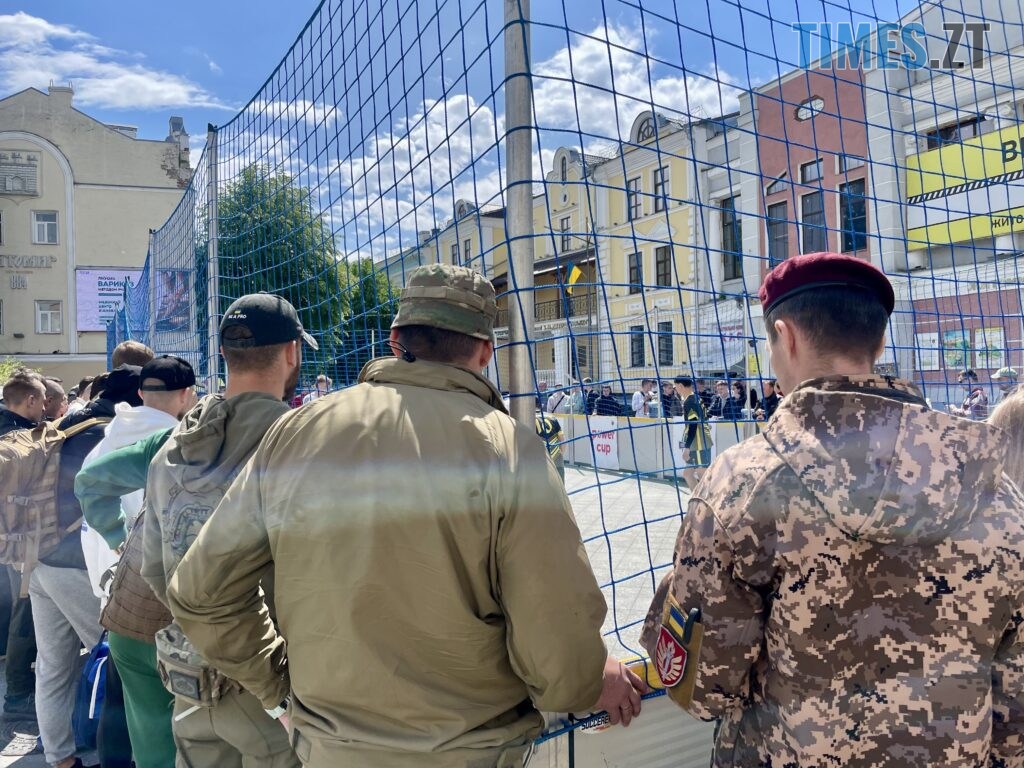 Збирають на FPV-дрони для ЗСУ: благодійний турнір “3×3” влаштували в центрі Житомира (ФОТО)