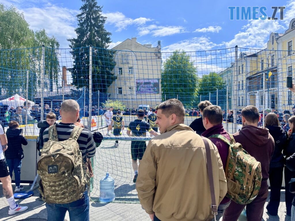 Збирають на FPV-дрони для ЗСУ: благодійний турнір “3×3” влаштували в центрі Житомира (ФОТО)
