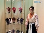Автентичні прикраси та весільні воскові віночки від майстрині Марини Василенко в музеї у Житомирі