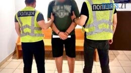 Правоохоронці затримали в Одесі зловмисника, який пограбував ювелірну крамницю у Звягелі