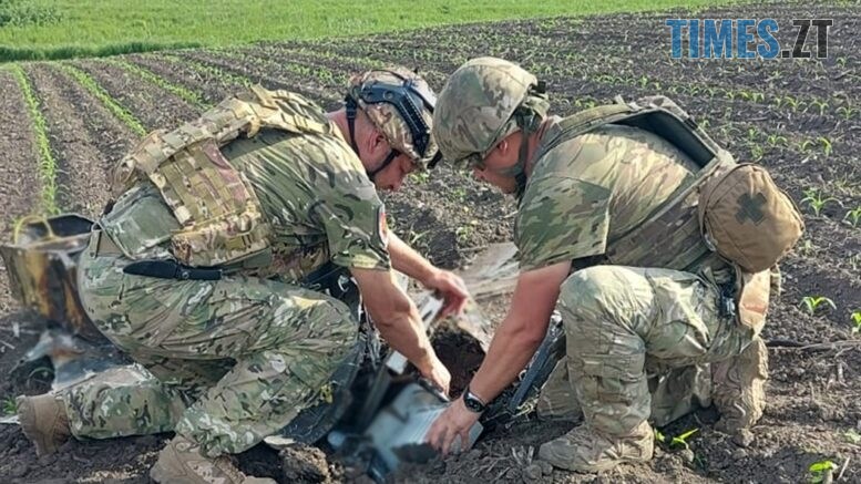 Поліцейські вибухотехніки Житомирщини продовжують знищувати бойові частини російських ракет та БпЛА