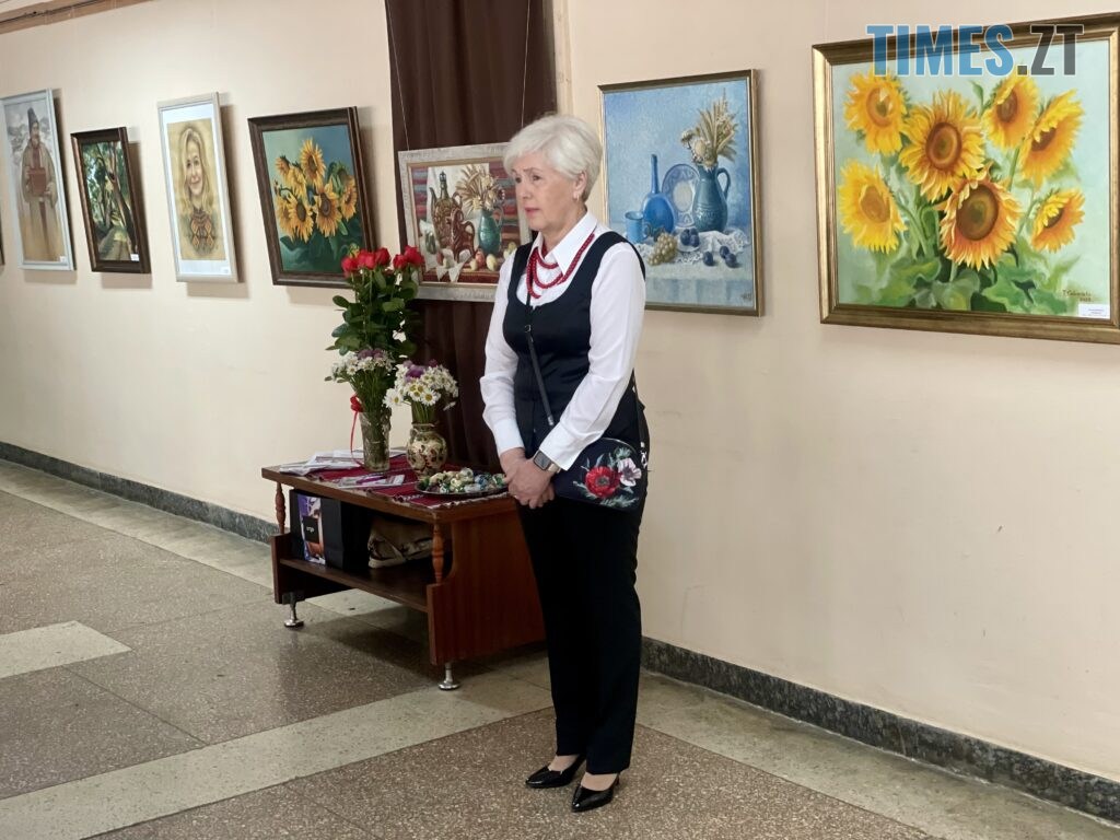 «Дотиком традицій»: у Житомирі триває художня виставка Алли Черніченко та Тетяни Коломієць (ФОТО)