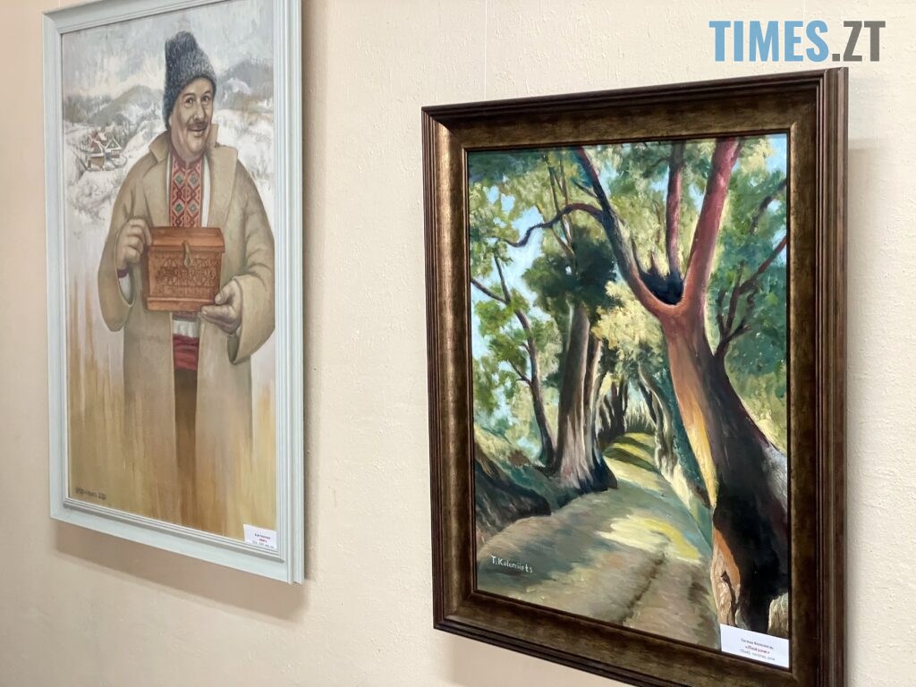«Дотиком традицій»: у Житомирі триває художня виставка Алли Черніченко та Тетяни Коломієць (ФОТО)