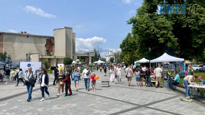 У перший день літа в центрі Житомира влаштували свято для дітей