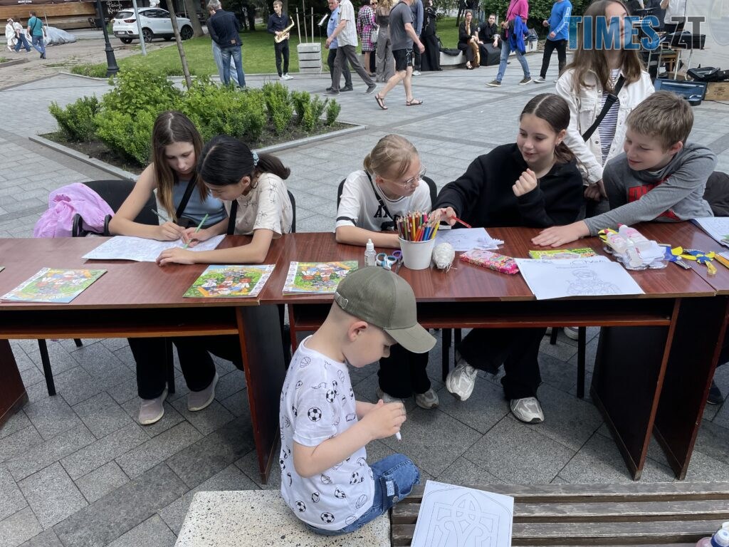 “Тиша, що говорить”: у Житомирі вшанували пам’ять дітей, які загинули від рук окупантів (ФОТО)