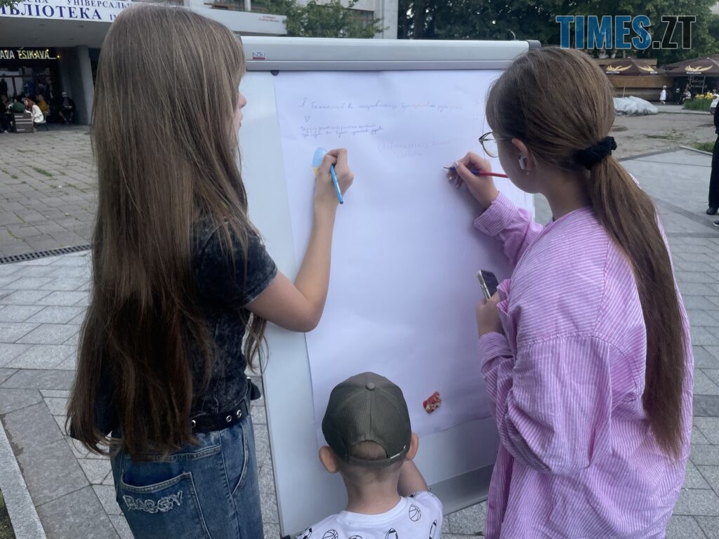 “Тиша, що говорить”: у Житомирі вшанували пам’ять дітей, які загинули від рук окупантів (ФОТО)