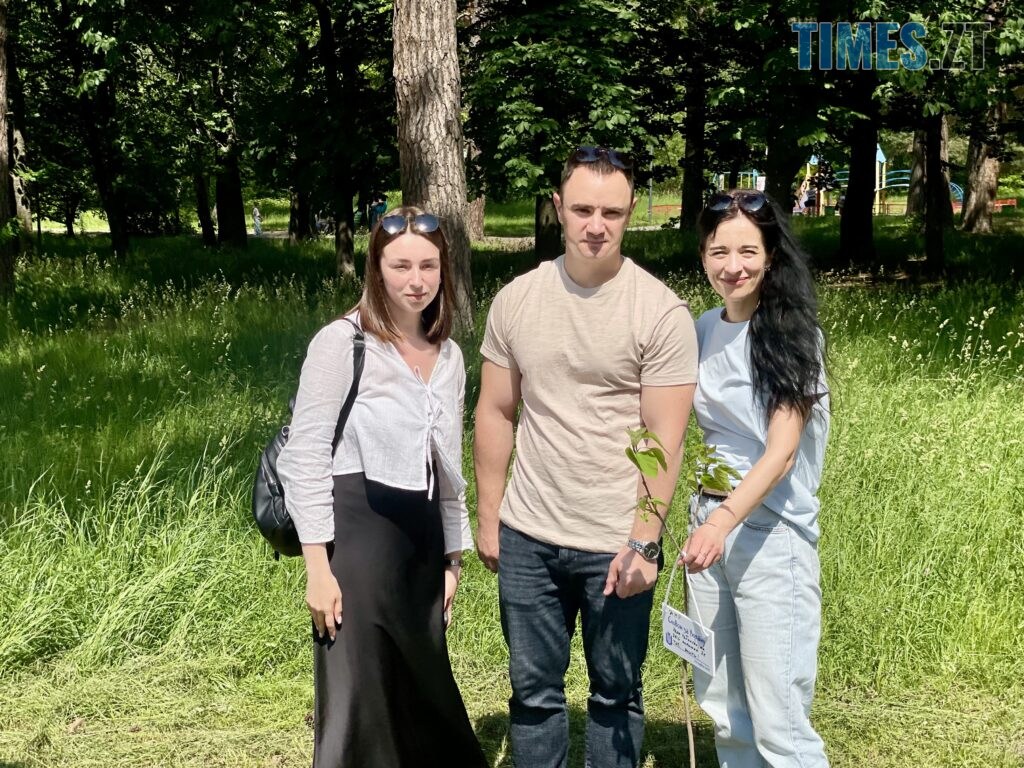 Словом за Україну: в Гідропарку з’явилася “Алея журналістів Житомирщини” (ФОТО)