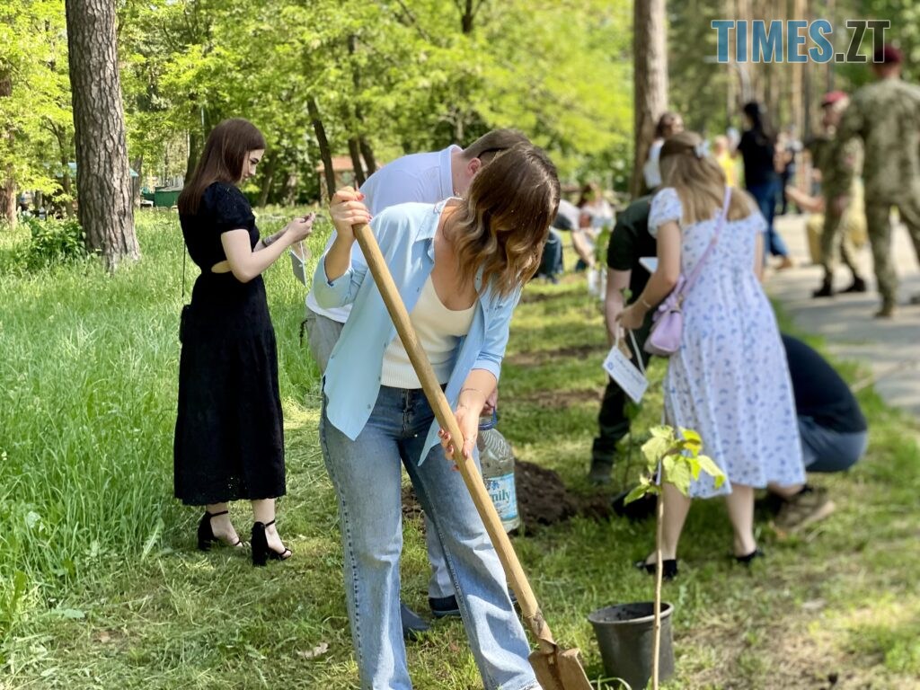 Словом за Україну: в Гідропарку з’явилася “Алея журналістів Житомирщини” (ФОТО)