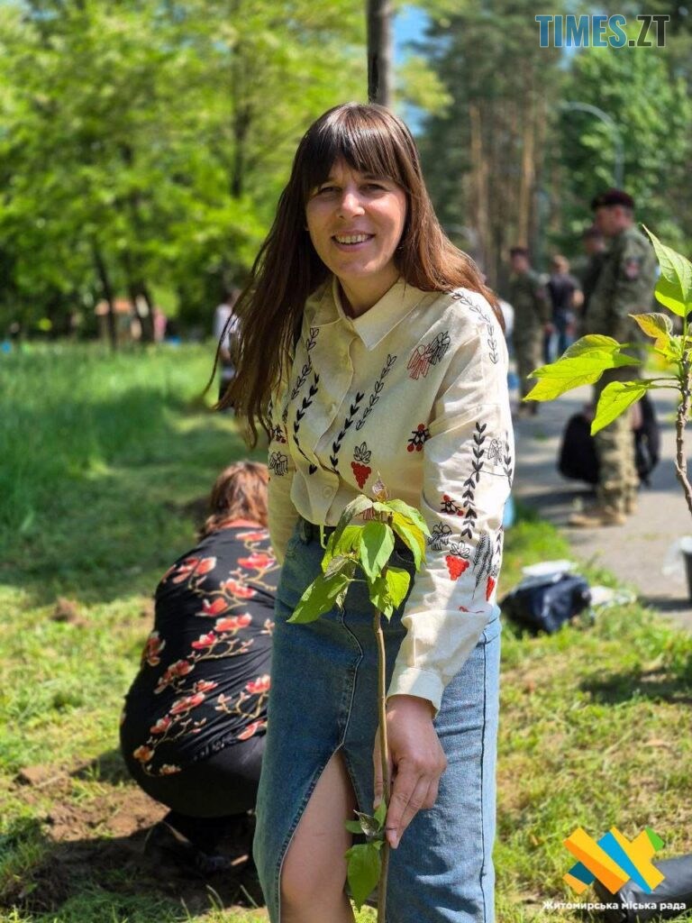 Словом за Україну: в Гідропарку з’явилася “Алея журналістів Житомирщини” (ФОТО)