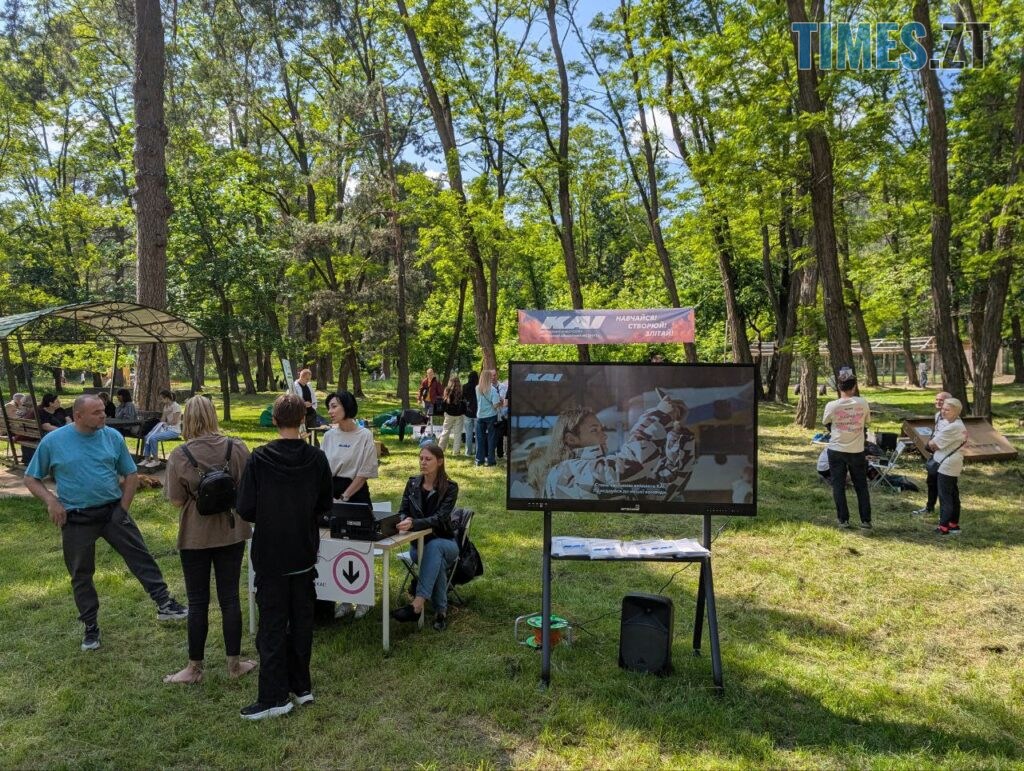 Авіація в дії: у Житомирі презентували профорієнтаційний проєкт із симуляторами польотів і дронами (ФОТО)
