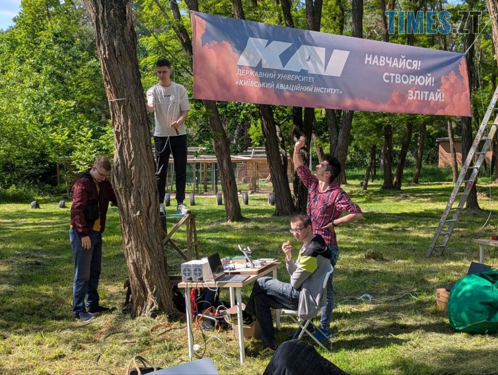 Авіація в дії: у Житомирі презентували профорієнтаційний проєкт із симуляторами польотів і дронами (ФОТО)