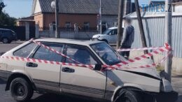 У Житомирі п'яний водій влетів у електроопору