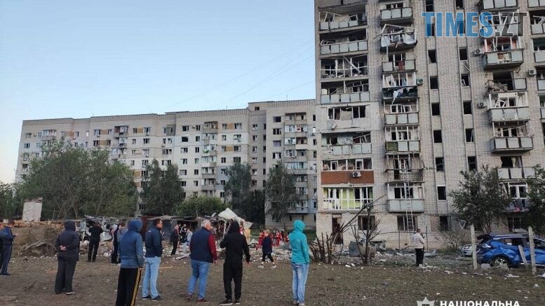 Житлові будинки, школи та енергетичні об'єкти: російські терористи масовано атакували сплячі українські міста