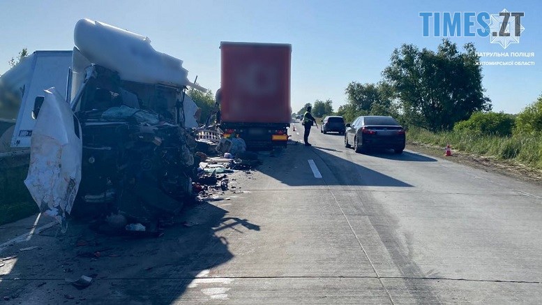 До уваги водіїв! Через ДТП рух Варшавською трасою ускладнений в обох напрямках