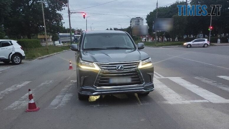 У Бердичеві водій Lexus збив на переході 14-річну дівчинку