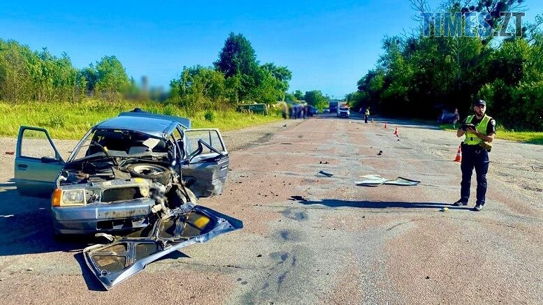 Смертельна ДТП на Звягельщині: аби дістати тіло загиблого знадобилася допомога рятувальників