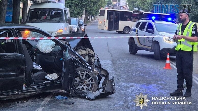 У Житомирі п'яний водій зніс електроопору: постраждали двоє чоловіків