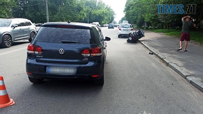 В центрі Житомира не розминулися легковик та мотоцикл: є постраждалі