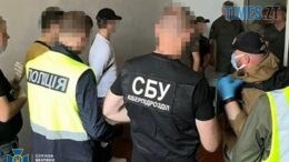 У Житомирі СБУ та Нацполіція блокували шахрайську схему з продажу неіснуючих автівок військовослужбовцям ЗСУ